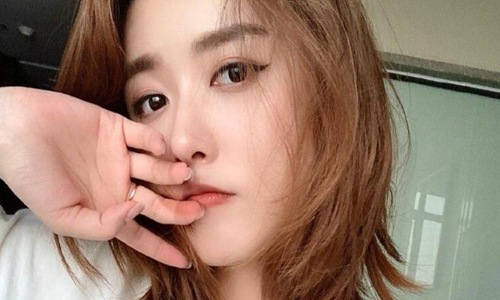 聂小雨视频中开的车(聂小雨开的电动车)