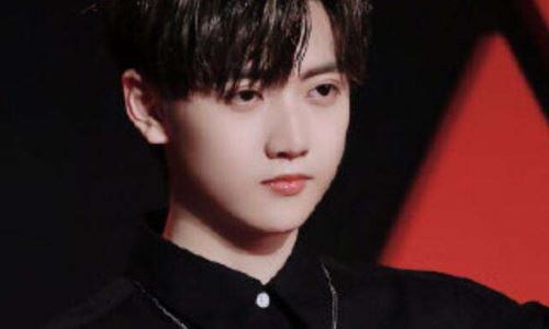 张子枫和吴磊在一起了吗(焉栩嘉张子枫很像)