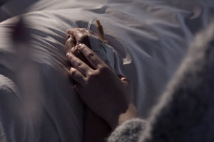 子宫肌瘤会引起腰疼吗脸上长斑吗?(子宫肌瘤会导致腰痛吗)