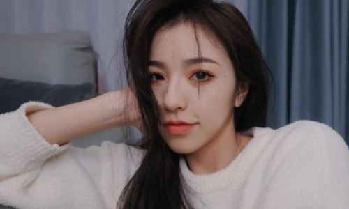 网红迅猛龙特蕾莎素颜截图(迅猛龙特蕾莎素颜原视频)