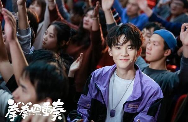 周的房子倒塌事件是什么,它是谁的艺术家(周简介)