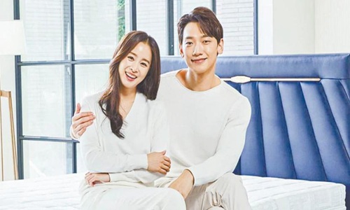 rain老婆金泰熙多大(rain比妻子金泰熙小几岁)