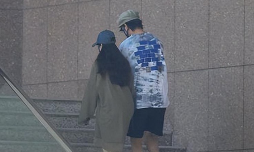 陈柏霖和谁拍亲密戏(陈柏霖陈庭萱上热搜了是怎么回事)