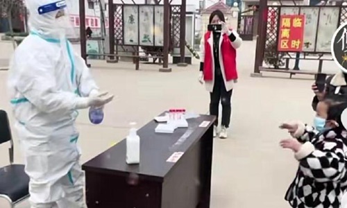 儿童打核酸视频(儿童核酸防疫宣传)