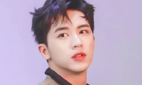 许魏洲卡点1314晒结婚证新婚妻子疑似外人。