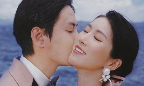 网络名人左宣布她怀孕了。网友:她和D三一不是分手了吗?