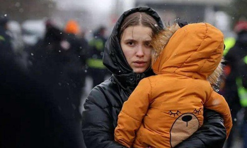 乌克兰女难民被盯上波兰的皮条客怀疑是“人贩子的天堂”。