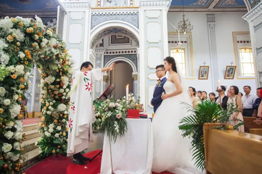 2022年4月26日什么时刻举办婚礼好(2022年4月份哪天适合举办婚礼)