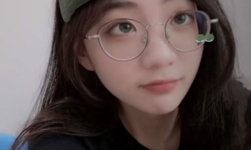 满天星小姐姐叫什么名字(满天星小姐姐怎么火的)