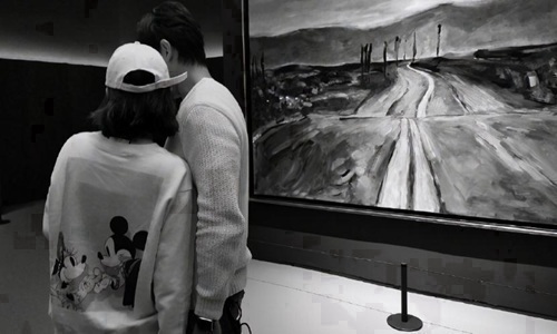 陈乔恩艾伦甜蜜喂食网友都说求婚(台湾明星陈乔恩多大了)