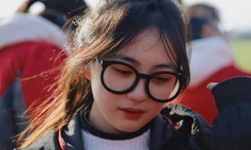 满天星小姐姐叫什么名字(满天星小姐姐怎么火的)