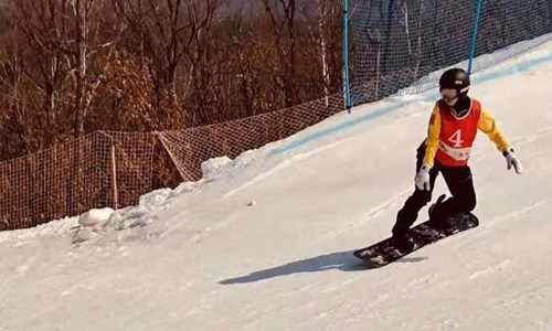 胡年佳个人资料简介 国家残疾人单板滑雪队运动员(中国国家队单板滑雪运动员名单)