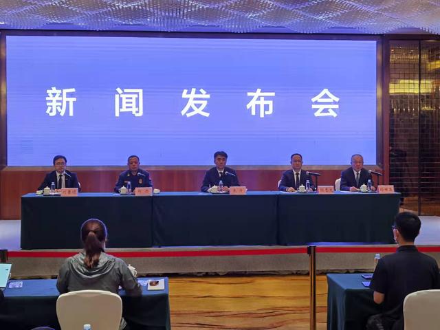 客机坠毁详情公布尚未发现幸存者  广西2000多人积极有序开展现场救援