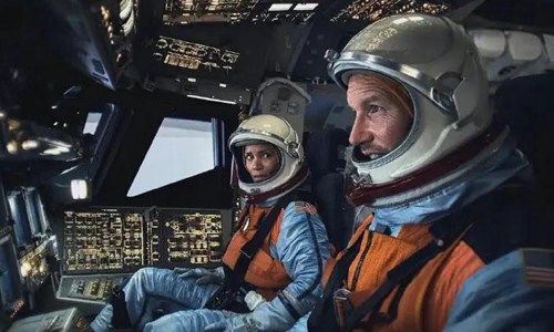 电影月球陨落完整版在线免费播放(电影月球陨落票房)