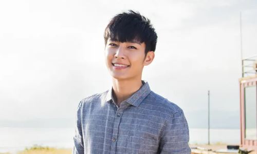 炎亚纶防弹(炎亚纶的事是谁爆料的)