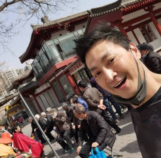 何家劲爱情史(何家劲剪头)