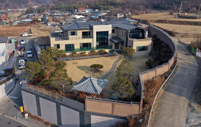 韩国前总统朴槿惠时隔五年再次公开亮相  将回家乡大邱居住