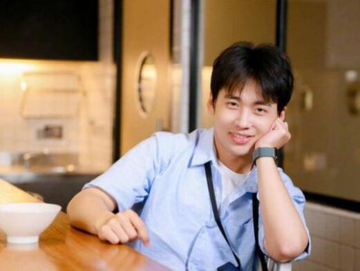 郭麒麟蒋依依相差几岁(郭麒麟和蒋依依私下关系好吗)