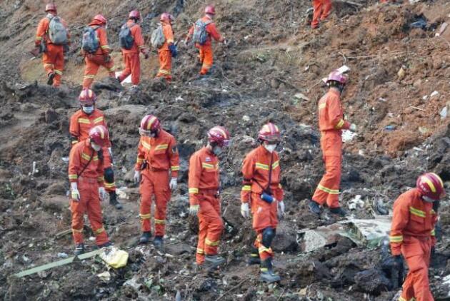 乌航失事客机黑匣(mu5735航班坠毁搜救最新消息)