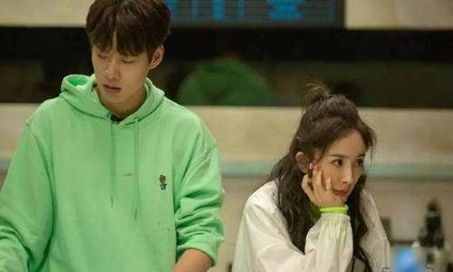 魏大勋和杨幂一起吃冰淇淋(杨幂魏大勋吃冰淇淋)