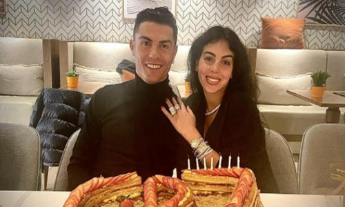 c罗年轻长发(c罗目前有多少个小孩)