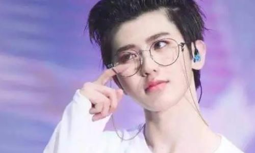 工作室对6400万元冻结的回应与专辑版权有关。