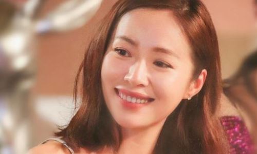 江一燕闭眼气质照片(江一燕人设事件)