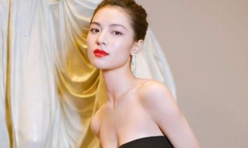 钟楚曦露面照片(钟楚曦聚餐)