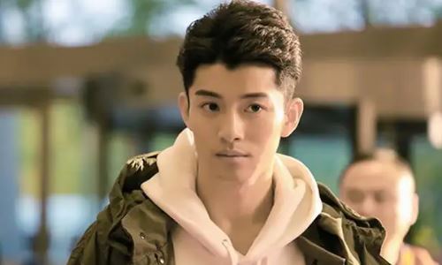 陈奕龙怎么不拍戏了(陈奕龙双人照)