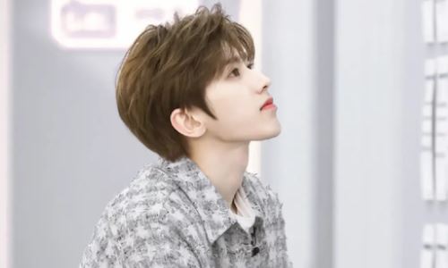 工作室对6400万元冻结的回应与专辑版权有关。