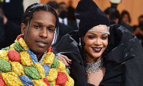 蕾哈娜孕肚照惹争议(蕾哈娜亲密照)