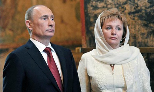 普京和柳德米拉感情还很好吗(普京与柳德米拉的合影)