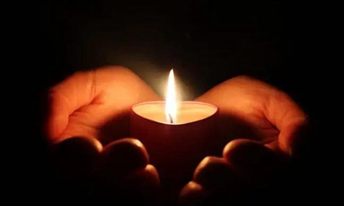 他在俄罗斯寡头大厦上吊自杀的妻子和女儿的死因是一个谜。谢尔盖普罗森永真由美为什么自杀?真相大白。