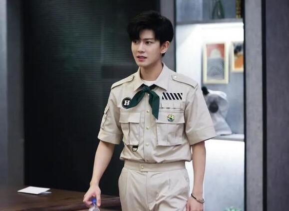 暮色心约任嘉伦一人分演几个角色(任嘉伦angelababy暮色心约路透)