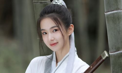 抖音胡阿小小最新写真照片(胡阿小小和谁拍过抖音)