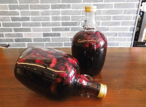 桑葚酒泡了两年能喝吗(桑葚酒泡了一年多了还能喝吗)