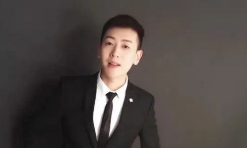 白浩现在在哪里直播(yy白浩最近怎么了)