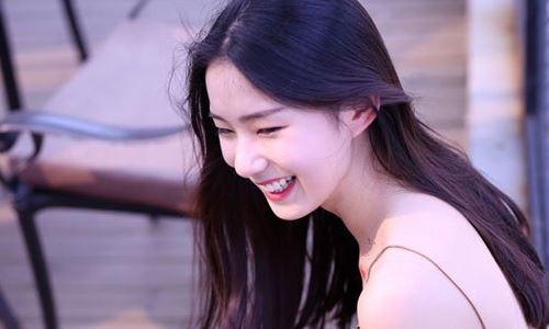 抖音胡阿小小最新写真照片(胡阿小小和谁拍过抖音)