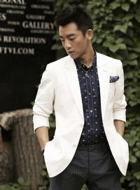 郑恺腹肌大全(郑恺演员个人资料简介)