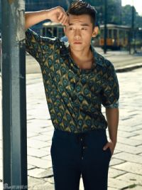 郑恺腹肌大全(郑恺演员个人资料简介)