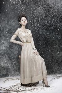 古力娜扎个人资料家庭背景及照片(古力娜扎手掌)