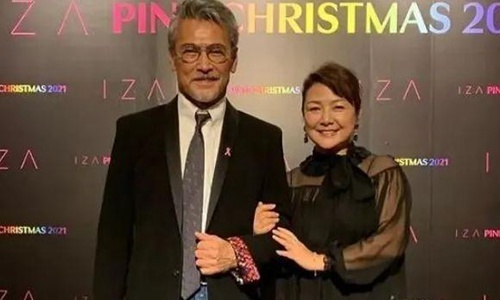 假面骑士在家中上吊自杀。渡边裕之的死被怀疑与他的妻子有关