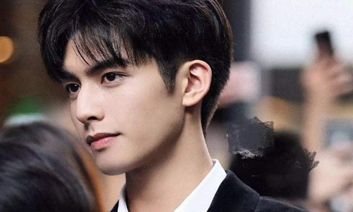 宋威龙真实学历(宋威龙图片三宫格)