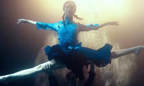 金晨水上舞蹈(金晨水中舞蹈)