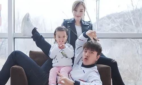 甜馨和贾乃亮 现状(贾乃亮方发辟谣声明)