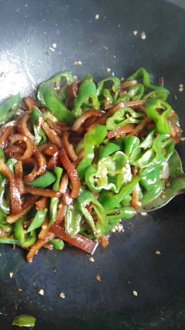 螺丝椒怎么切怎么炒(螺丝椒要怎么炒才又香又辣)