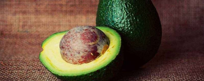 牛油果的核可以生吃吗(牛油果核煮熟了能吃吗)