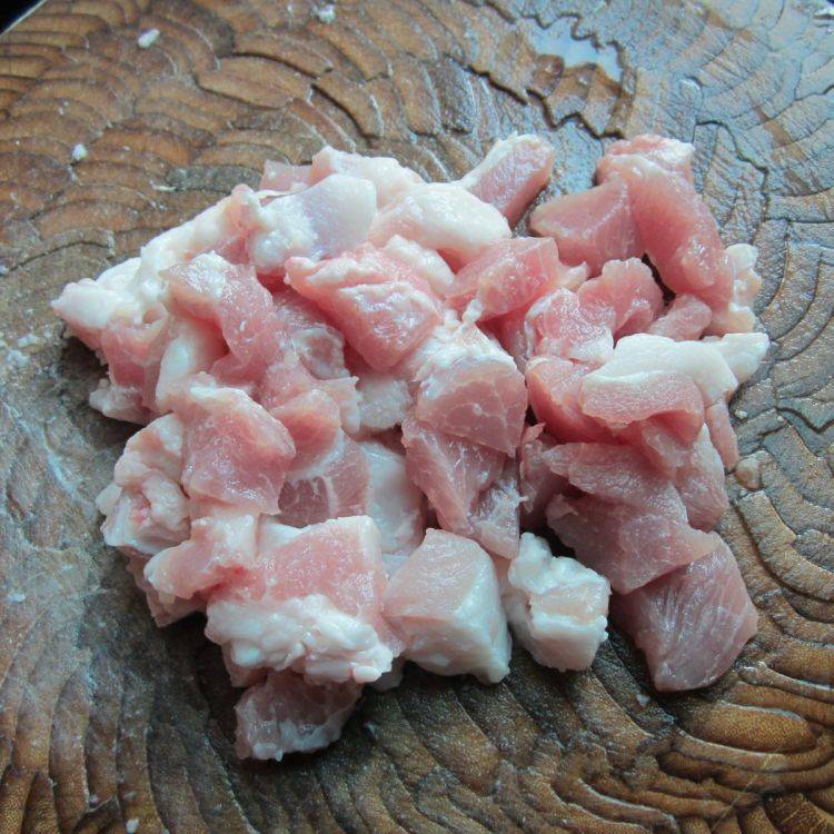 清水丸子肉馅怎么调(清水丸子肉馅怎么调窍门)