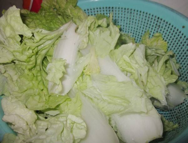 水白菜怎么炒出水少(白菜丝怎么炒)