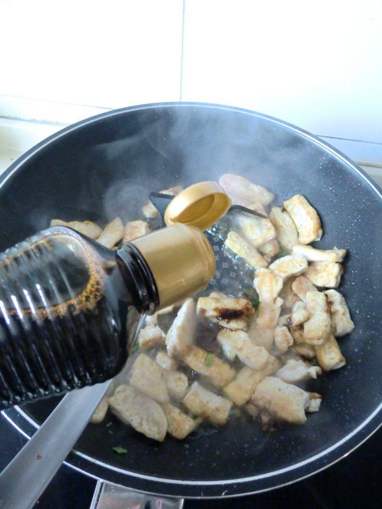 炒豆腐怎么做(炒豆腐怎么做才好吃)